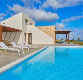 4  bedroom villa with pool, Scopello, sleeps 8